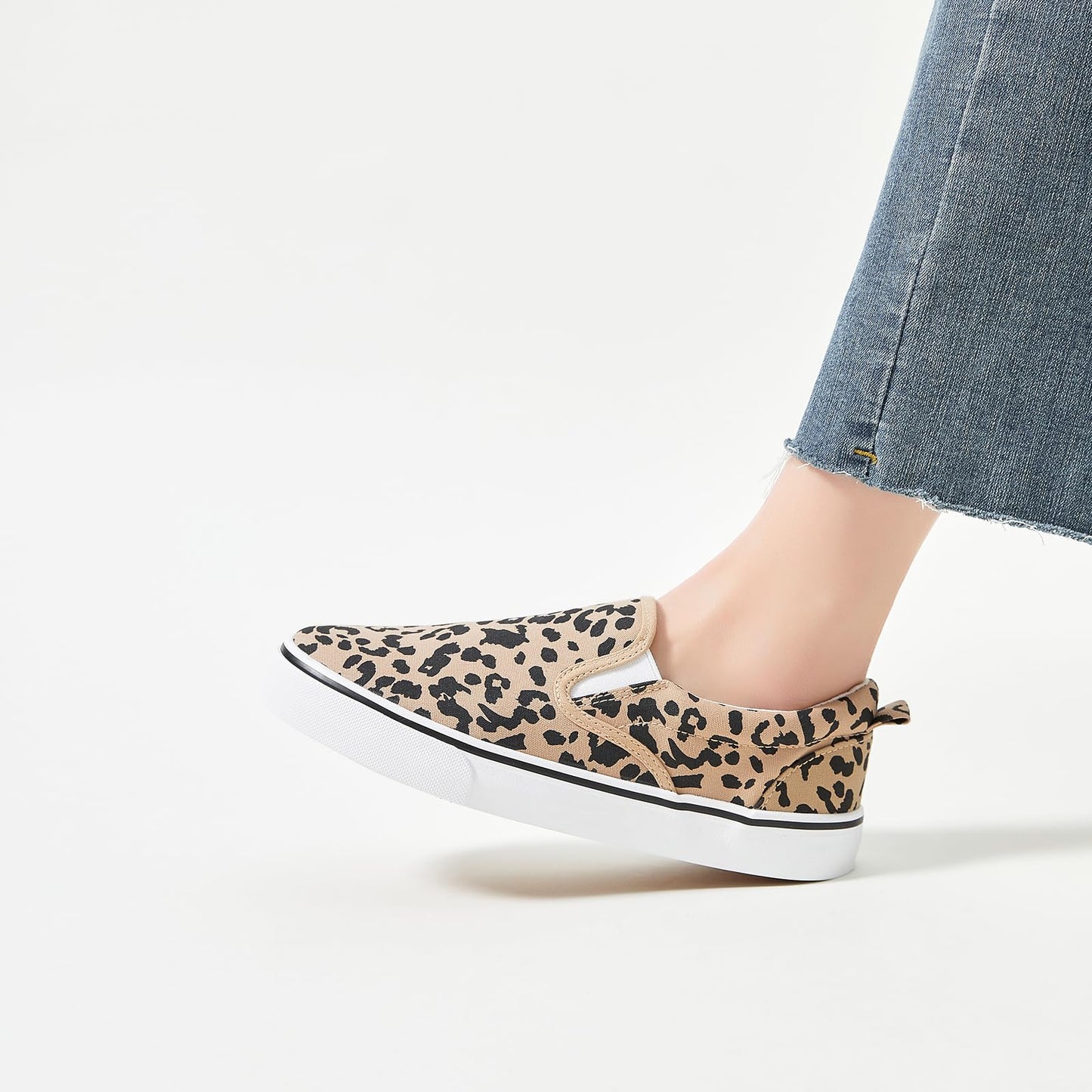 Women's Canvas Slip On Sneakers Fashion Flats Shoes White Canvas Shoes (Leopard, US5.5)