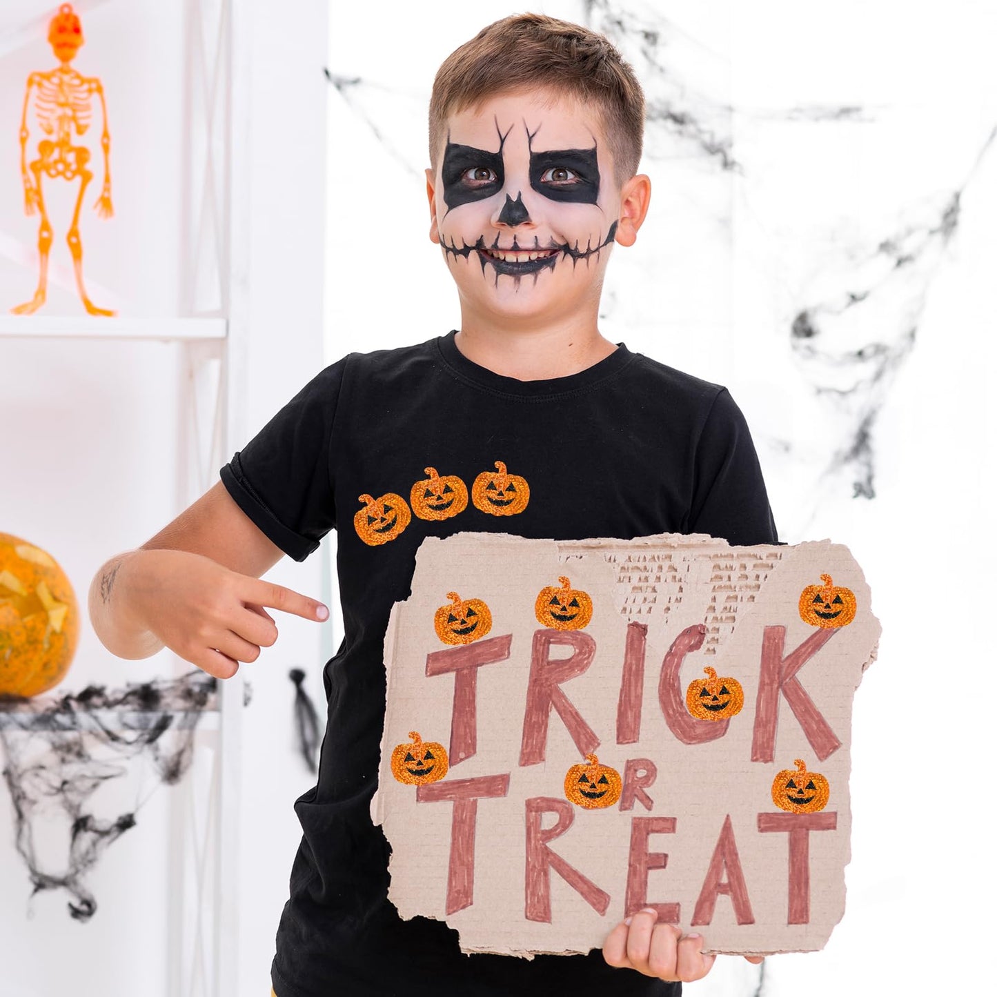 Whaline Halloween Pumpkin Stickers Roll Laser Pumpkin Shape Waterproof Decals Orange Sparkly Self-Adhesive Stickers for Halloween Trick or Treat Party Envelope Scrapbook Decor, 500Pcs