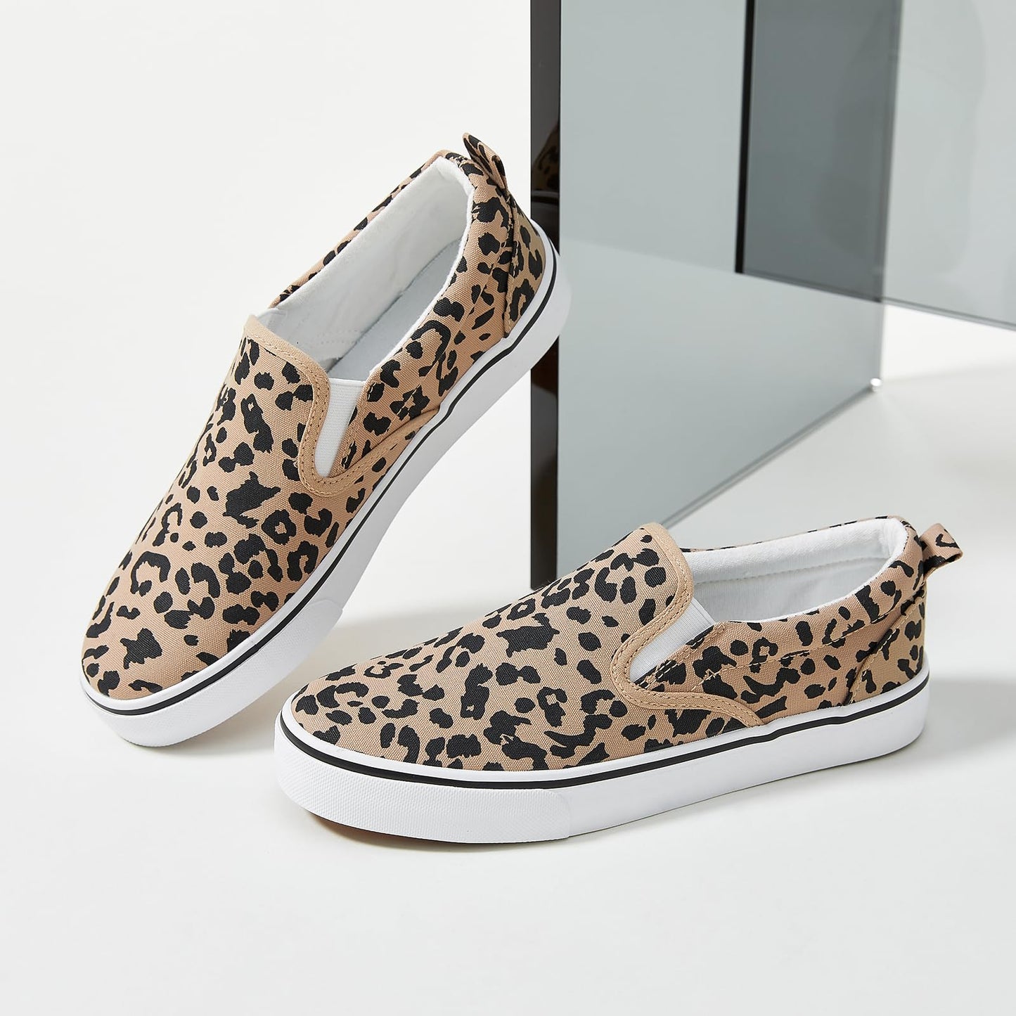 Women's Canvas Slip On Sneakers Fashion Flats Shoes White Canvas Shoes (Leopard, US5.5)