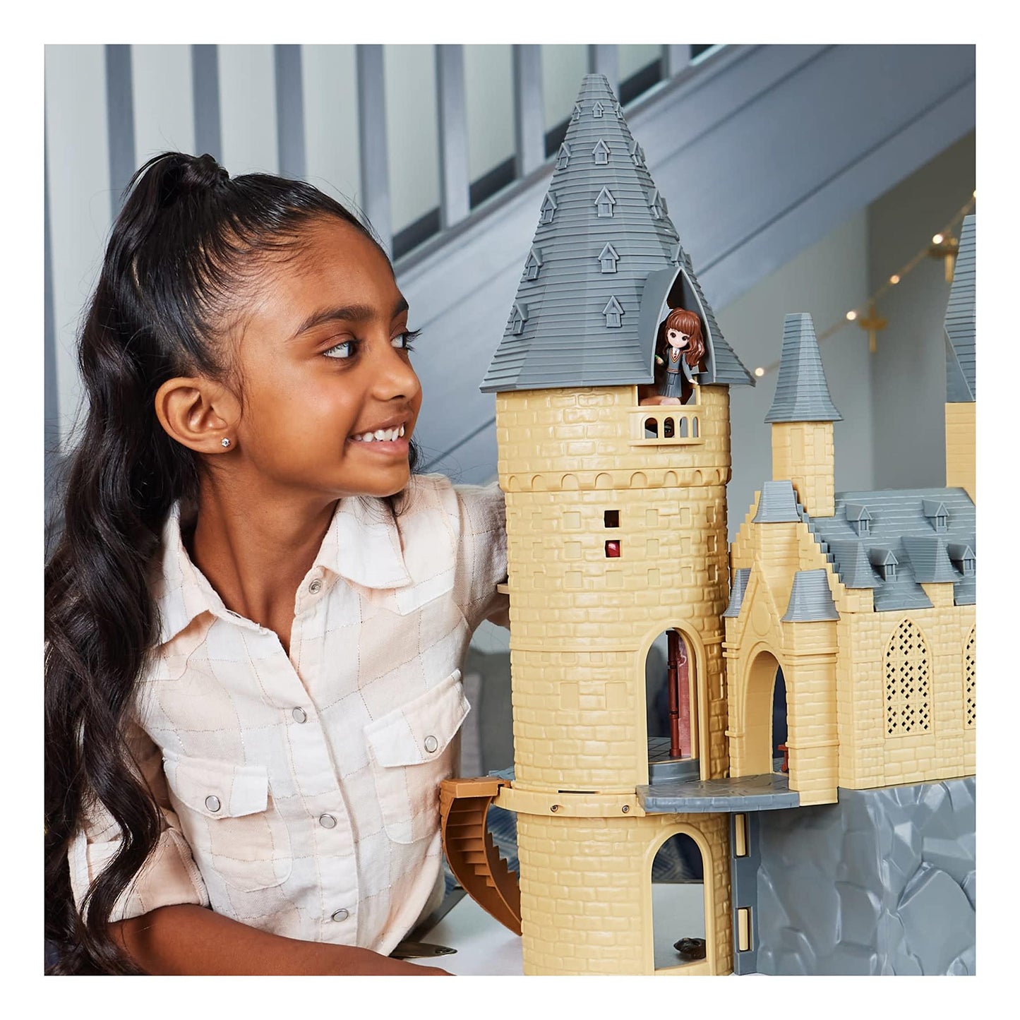 Wizarding World Harry Potter, Magical Minis Exclusive Deluxe Hogwarts Castle, 3 Classroom Playsets, 22 Accessories, 3 Figures, Lights and Sounds
