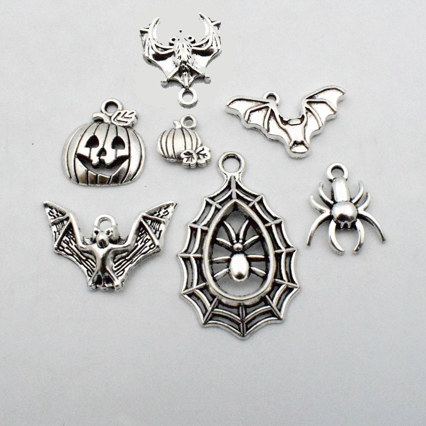 iloveDIYbeads Halloween Charm-100g(about 55-60pcs) Antique Silver Halloween Collection Craft Supplies Charms Pendants for Crafting, Jewelry Findings Making Accessory For DIY Necklace Bracelet (M001)