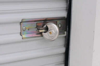 BRINKS – 70mm Heavy Duty Discus Padlock – Chrome Plated Security Lock for Storage Shed, Garage, Lockers, Toolboxes, Construction Site Storage and More