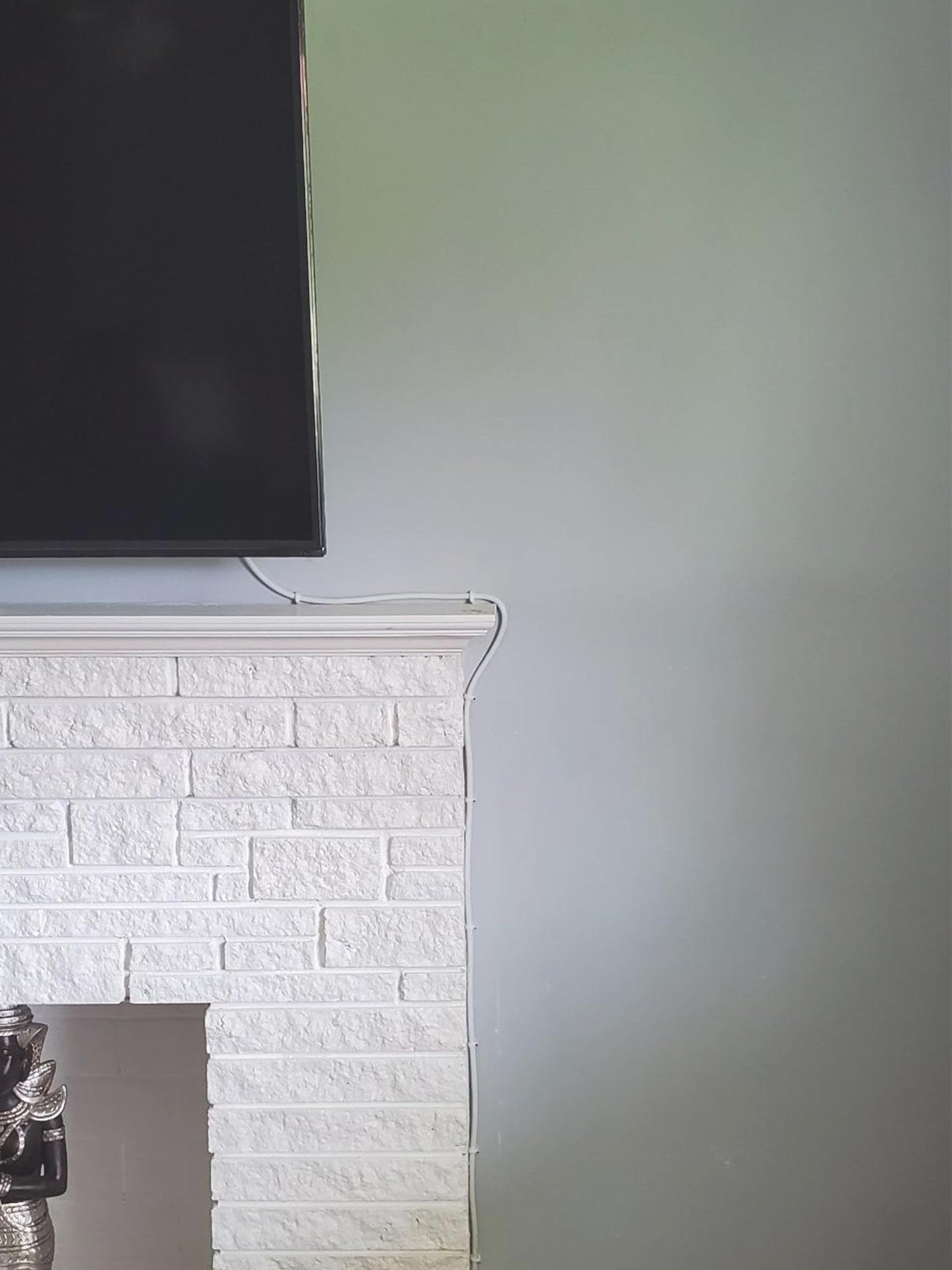 Jadaol Cable Clips 100Pcs 8mm Nail in Clips for Round Ethernet Cables Wall Clips Cable Tacks Electrical Wire TV Cable Speaker Wire Coax Clips Cable Nails for Cords Cat5/Cat5e/Cat6/Cat7 RJ45 Cord Clips