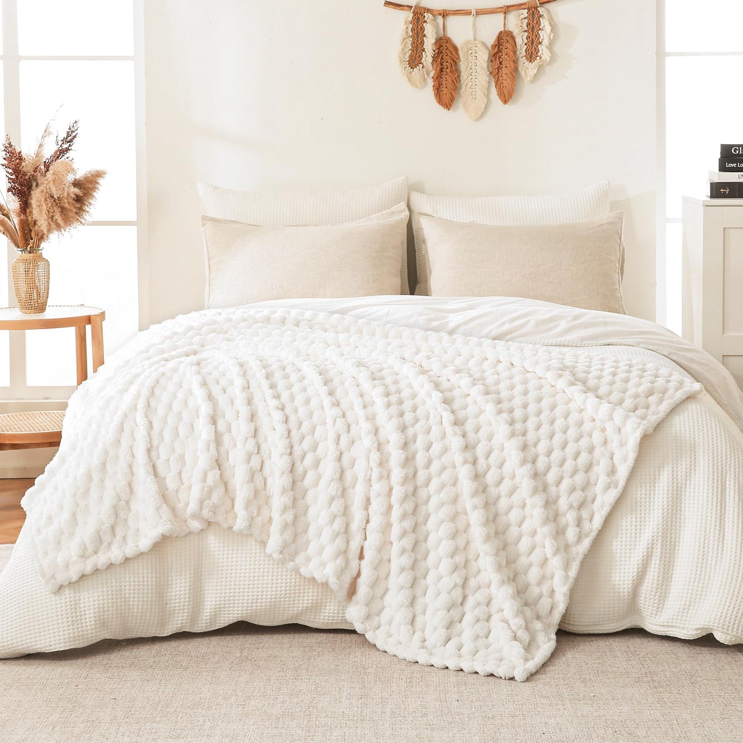 Bnuitland Ivory Super Soft Flannel Throw Blanket, 3D Clouds Stylish Jacquard Lightweight Blanket for Bed,Sofa,Couch,Home Decor, 300 GSM Fleece Cozy Warm, Suitable for All Seasons, 50X70 inches