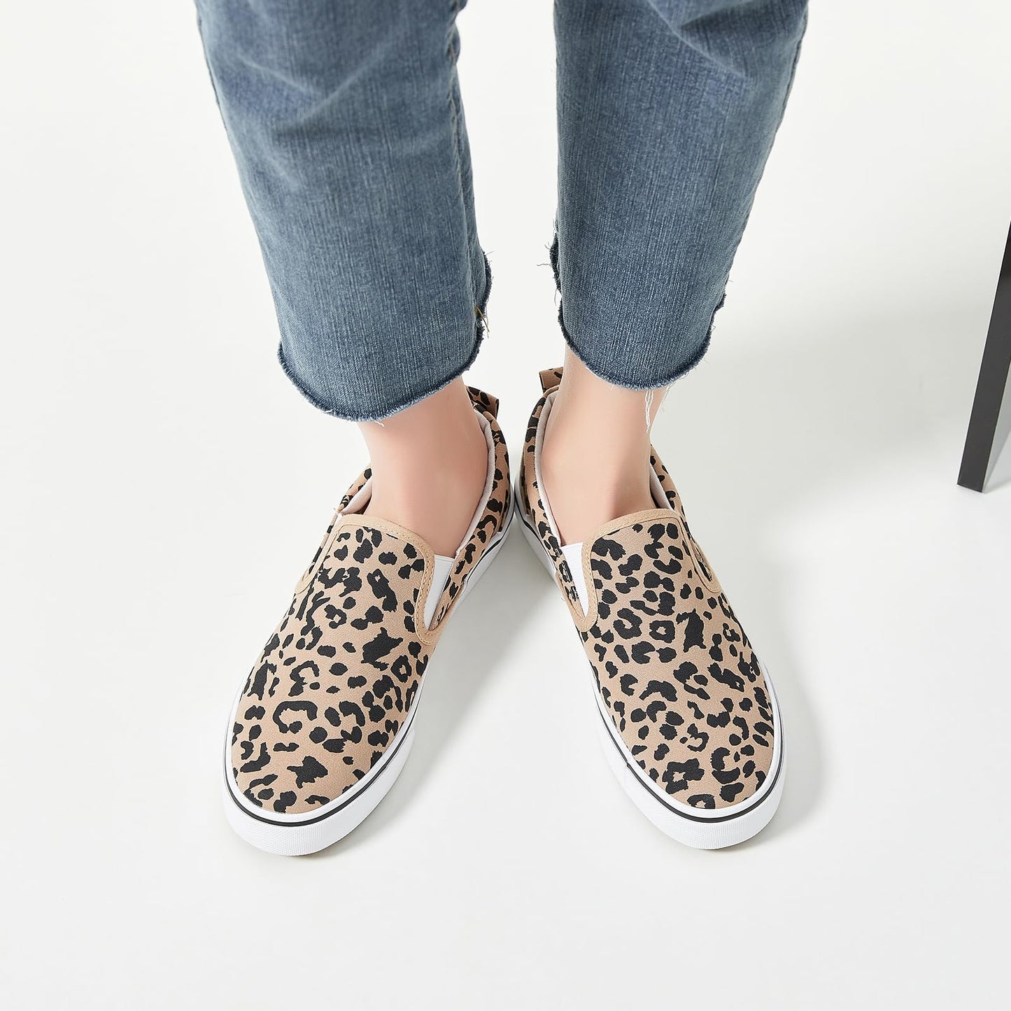 Women's Canvas Slip On Sneakers Fashion Flats Shoes White Canvas Shoes (Leopard, US5.5)