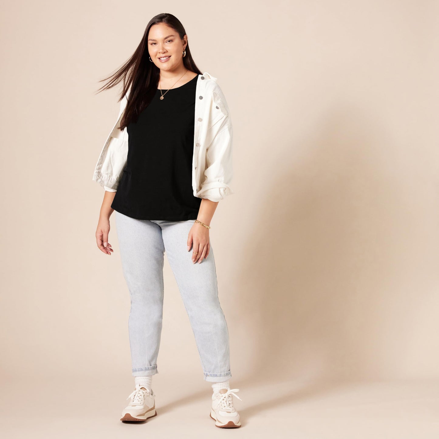 Amazon Essentials Women's Regular-Fit Short-Sleeve Crewneck T-Shirt, Pack of 2, Black/White, X-Small