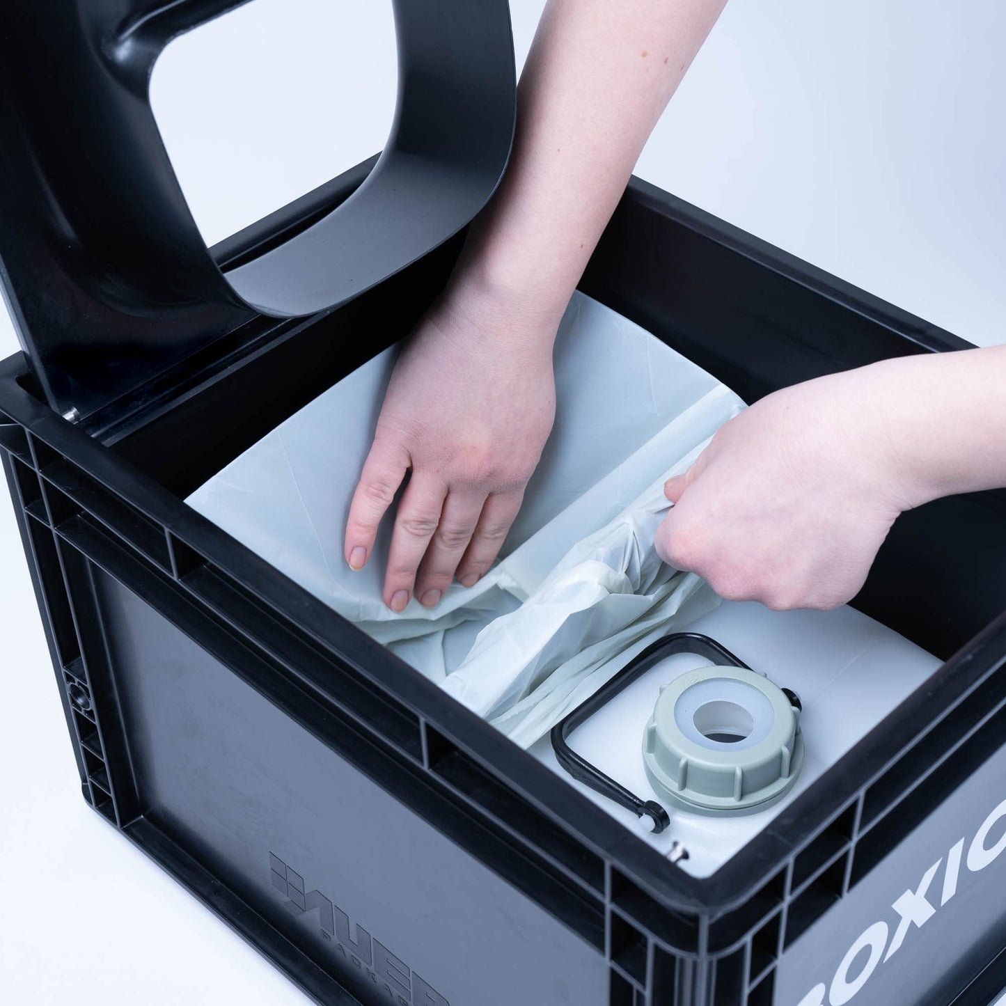 BOXIO TOILET PLUS: Starter-Set - Portable solution for car trips, boats, hunting or outdoor adventures. Europe's most-selling composting toilet. Compact size: 15.75" x 11.8" x 11"