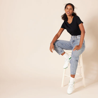 Amazon Essentials Women's Regular-Fit Short-Sleeve Crewneck T-Shirt, Pack of 2, Black, Large