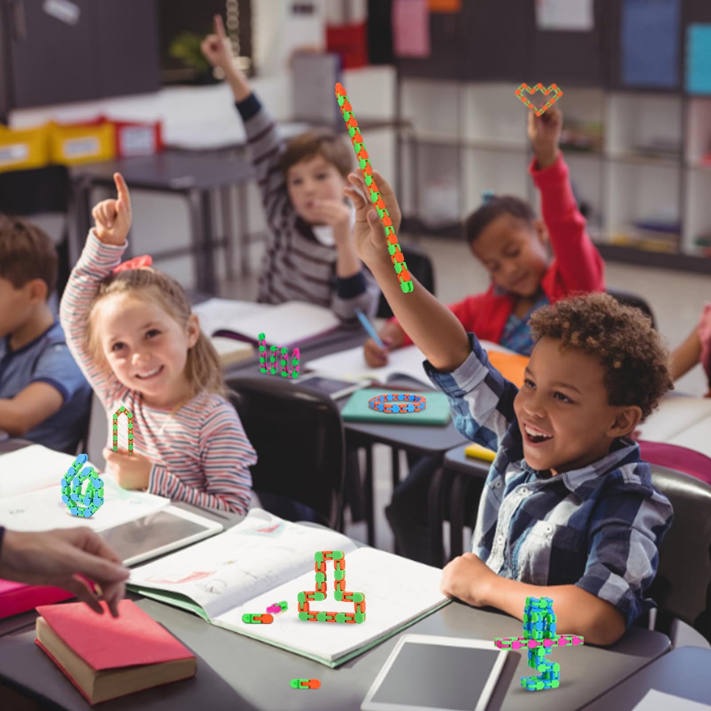 8Pcs Fidgets Wacky Tracks Fidget Toys for Kids Classroom Students Gifts School Prizes Stocking Stuffers Sensory Autism Snap Fidget Click Snake Toys for Adults Travel Stress Relief ADHD