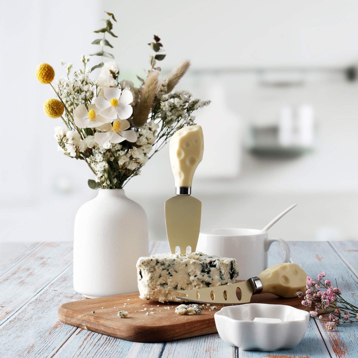 hecef Cheese Knife Set of 4, Non-Stick Coated Gift Set for Christmas, Anniversary, Party, Housewarming, Picnic, Birthdays, Wedding(Beige)