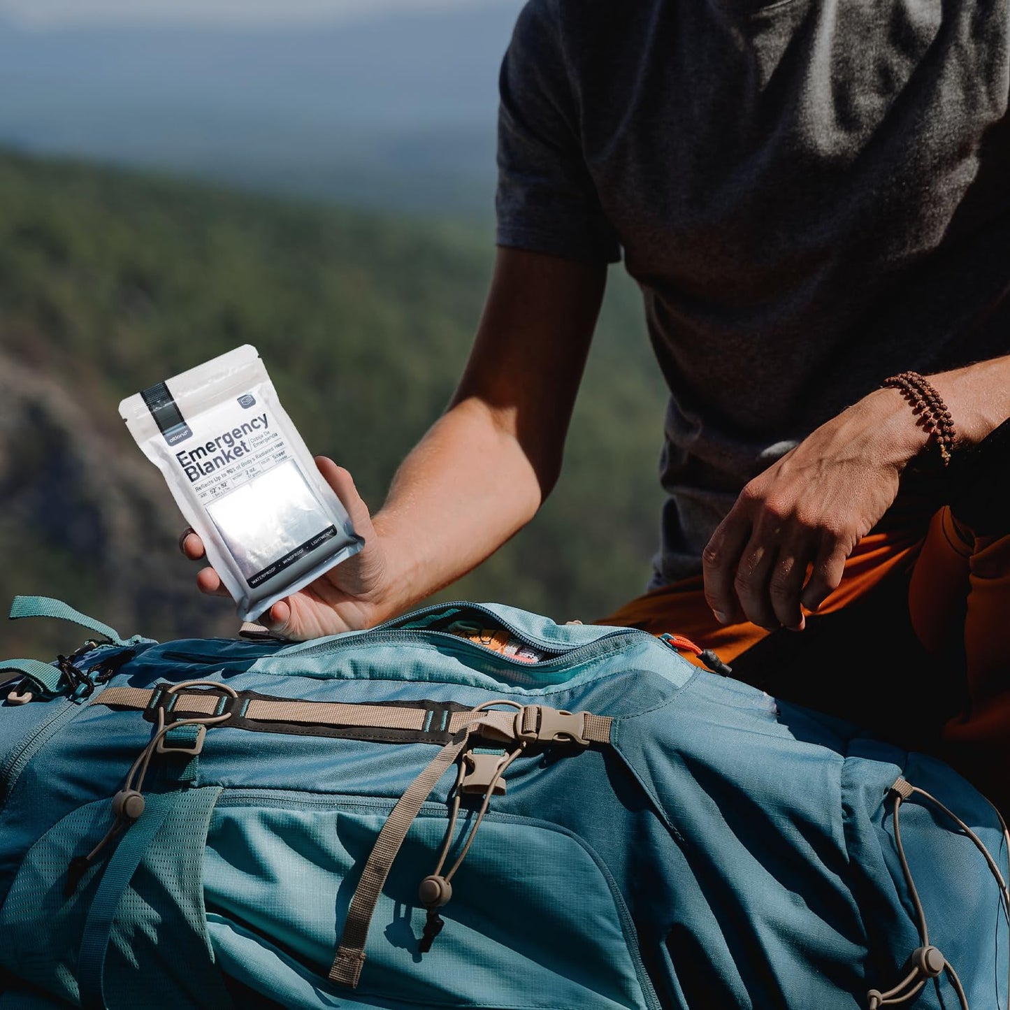 Altland 25 Pack of Emergency Blankets - Bulk Heat Reflective Blankets for Winter Survival Kits, Disaster Preparedness, Cold Weather Camping, and Homeless Care Packages