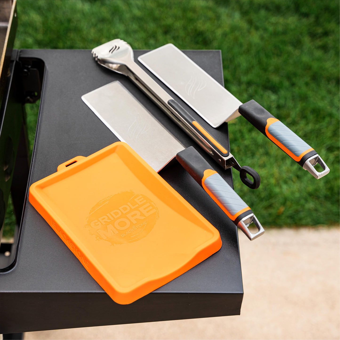 Blackstone 5097 Silicone Spatula Mat for Laddle, Serving Spoon Drip Pad & Grill Utensil Holder for Kitchen, Stovetop, Cooking & Countertop-Heat Resistant, Non Slip, Heavy Duty & Utensils Keeper large