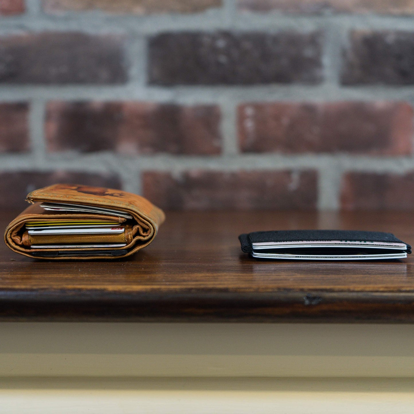 Infinity Wallet - Minimalist Wallet for Men and Women (Black with Black Silicone)