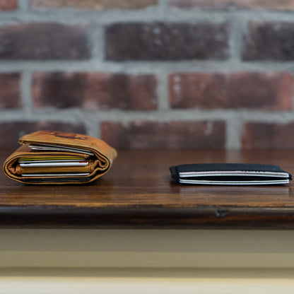 Infinity Wallet - Minimalist Wallet for Men and Women (Black with Black Silicone)