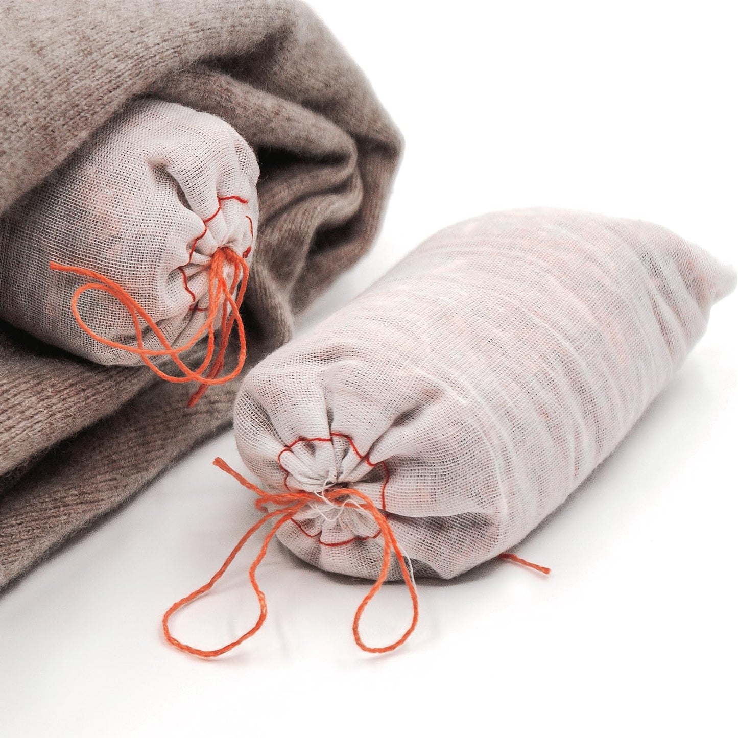 Homode Cedar Bags and Sachets - Aromatic Cedar Wood Blocks and Shavings for Clothes and Shoes Storage, Ideal for Closets and Drawers, 20 Pack