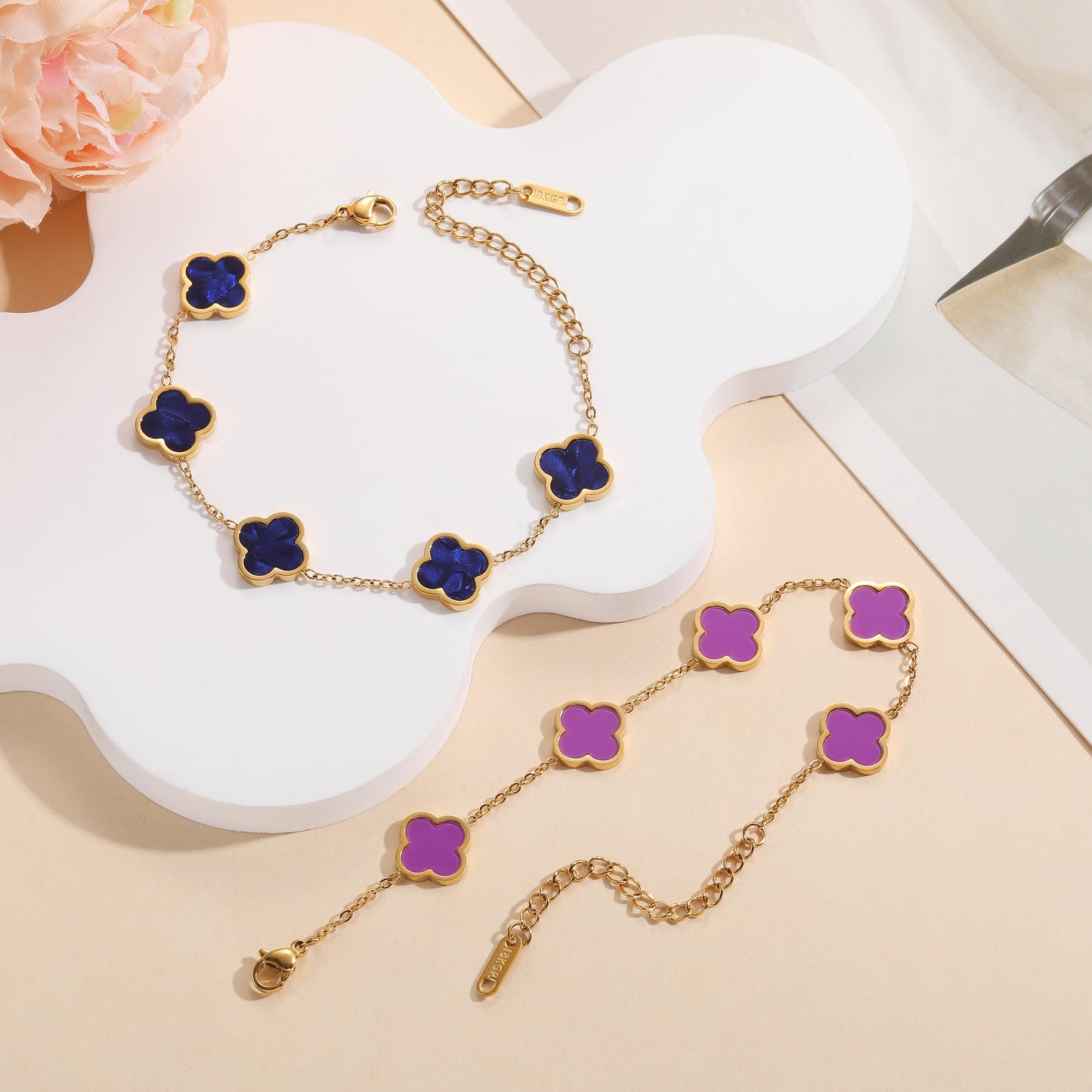 AIPPK 18K Gold Plated Clover Lucky Bracelet for Women White/Black/Red/Green Flower Four Leaf Link Bracelets Trendy Jewelry Gifts for Women (Purple)