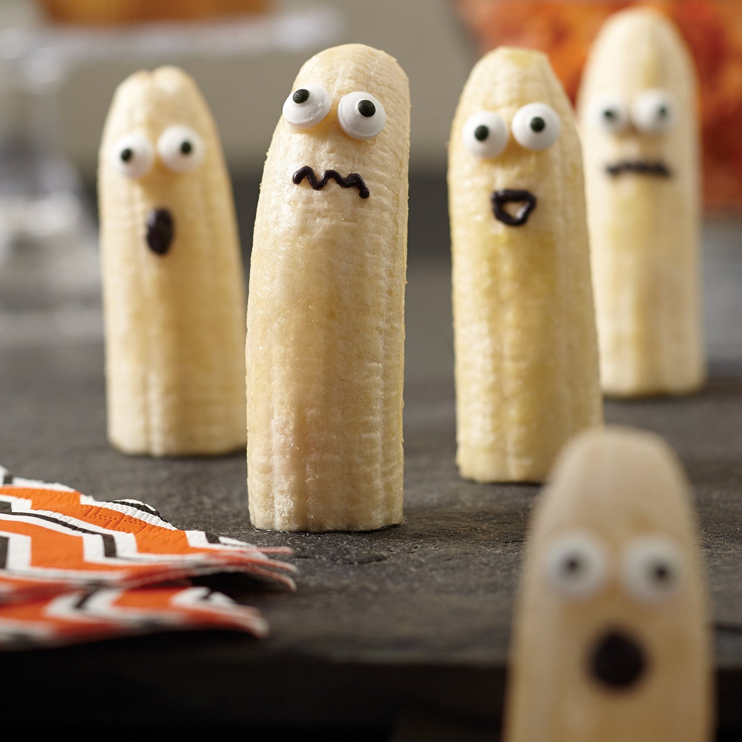 Wilton Edible Candy Eyeball Sprinkles, Small Edible Googly Eyes for Decorating Cupcakes, Cookies & Halloween Treats, Black and White, 0.88 oz