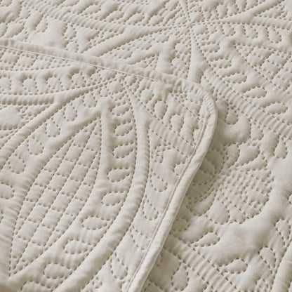 Boryard Beige King Size Quilt Set, 3-Piece Lightweight Soft Bedspread 104x90 inches Bedding Set with 2 Pillow Shams, Geometric Embossed Pattern