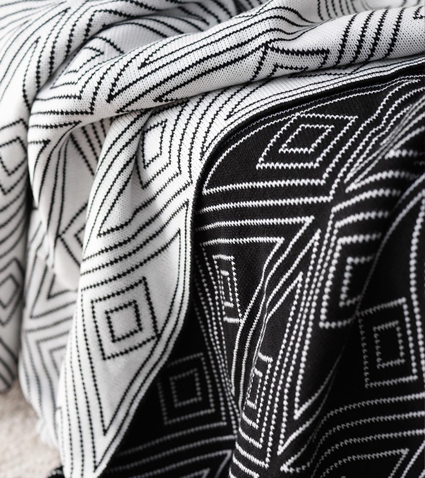 Black and White Throw Blankets Queen Size, Knitted Modern Patterned Throw Blanket, Soft Lightweight Woven Throw Blanket for Sofa Couch Bed and Living Room, Black&White (60x80 Inch)