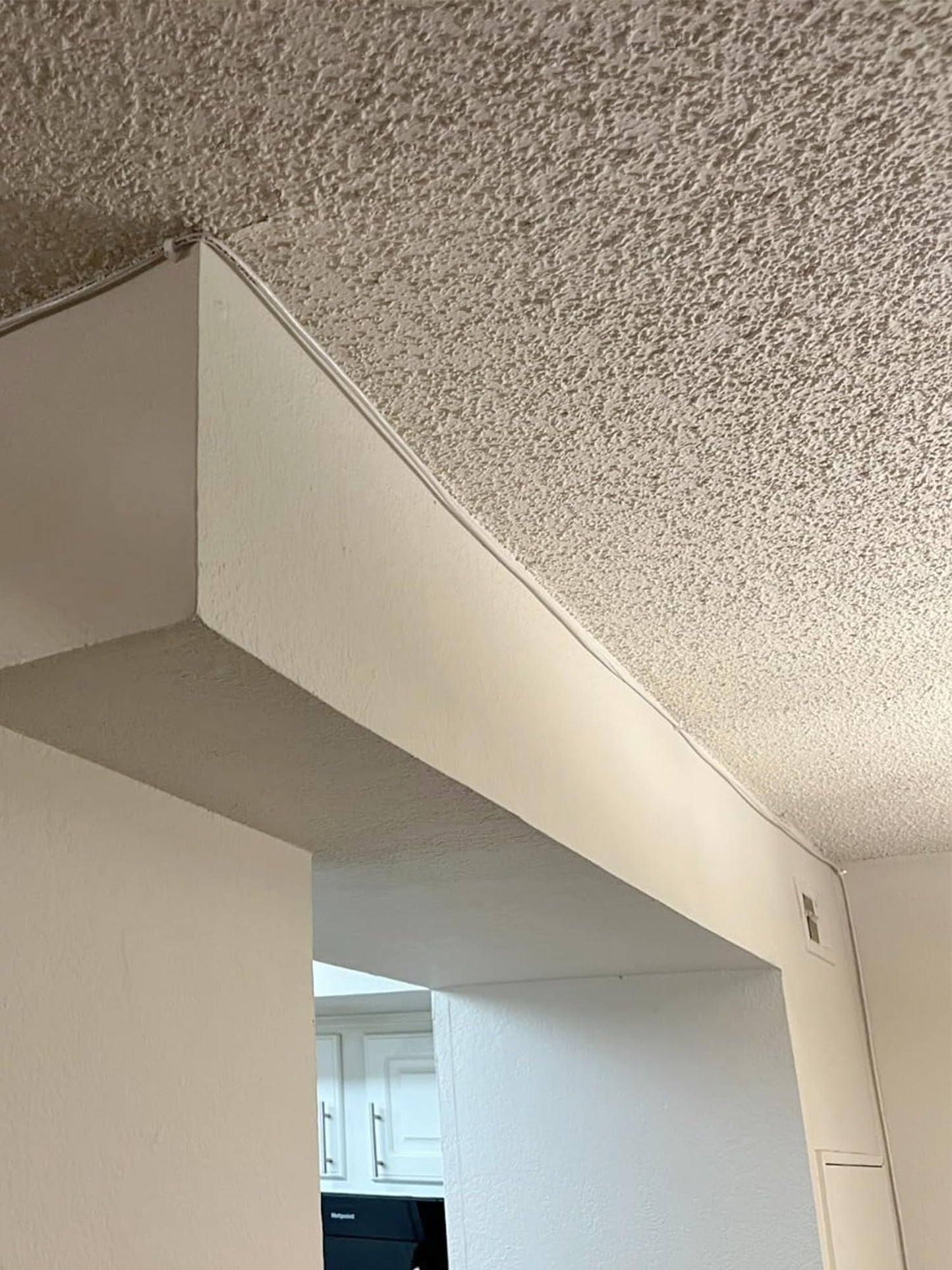 Jadaol Cable Clips 100Pcs 8mm Nail in Clips for Round Ethernet Cables Wall Clips Cable Tacks Electrical Wire TV Cable Speaker Wire Coax Clips Cable Nails for Cords Cat5/Cat5e/Cat6/Cat7 RJ45 Cord Clips