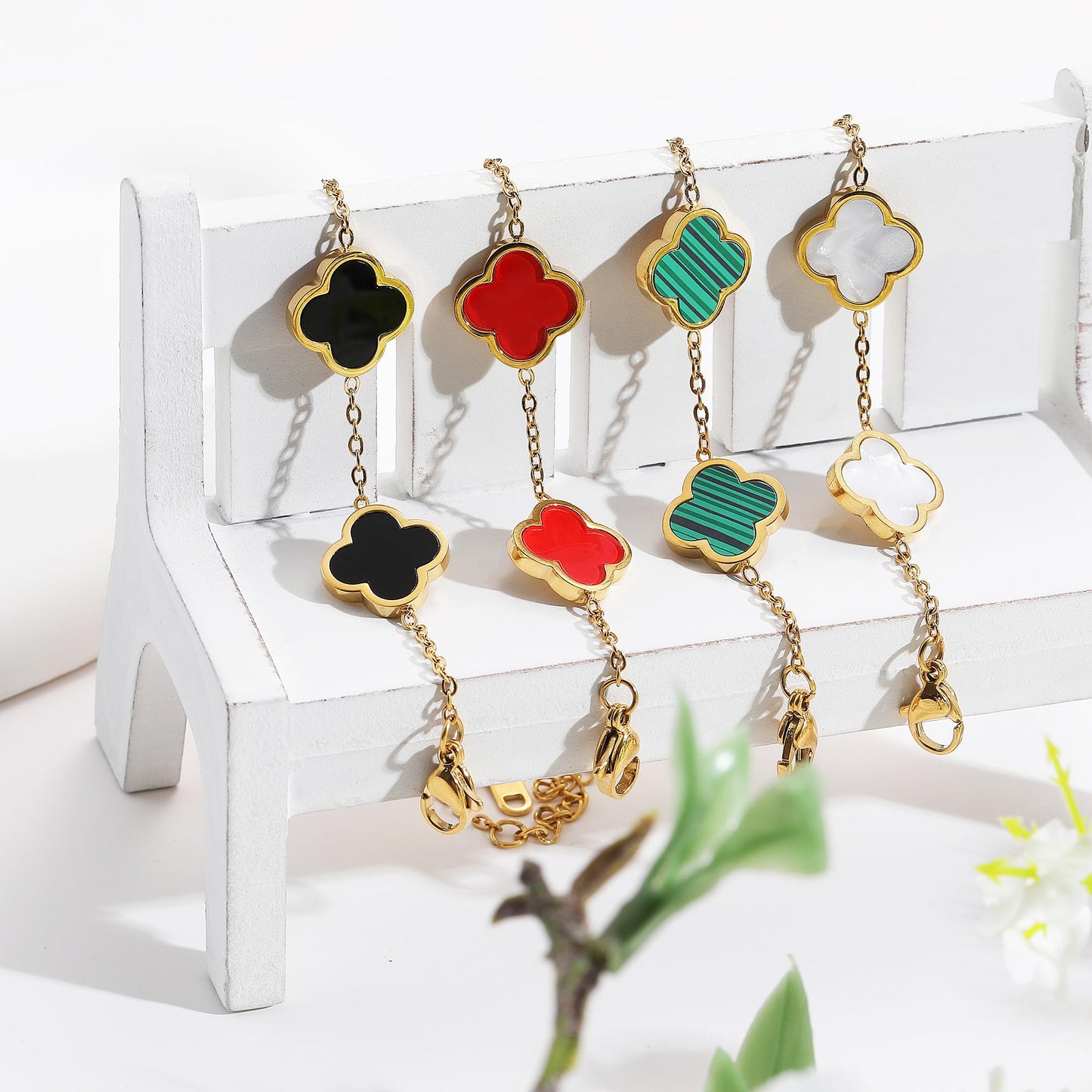 AIPPK 18K Gold Plated Clover Lucky Bracelet for Women White/Black/Red/Green Flower Four Leaf Link Bracelets Trendy Jewelry Gifts for Women (Purple)