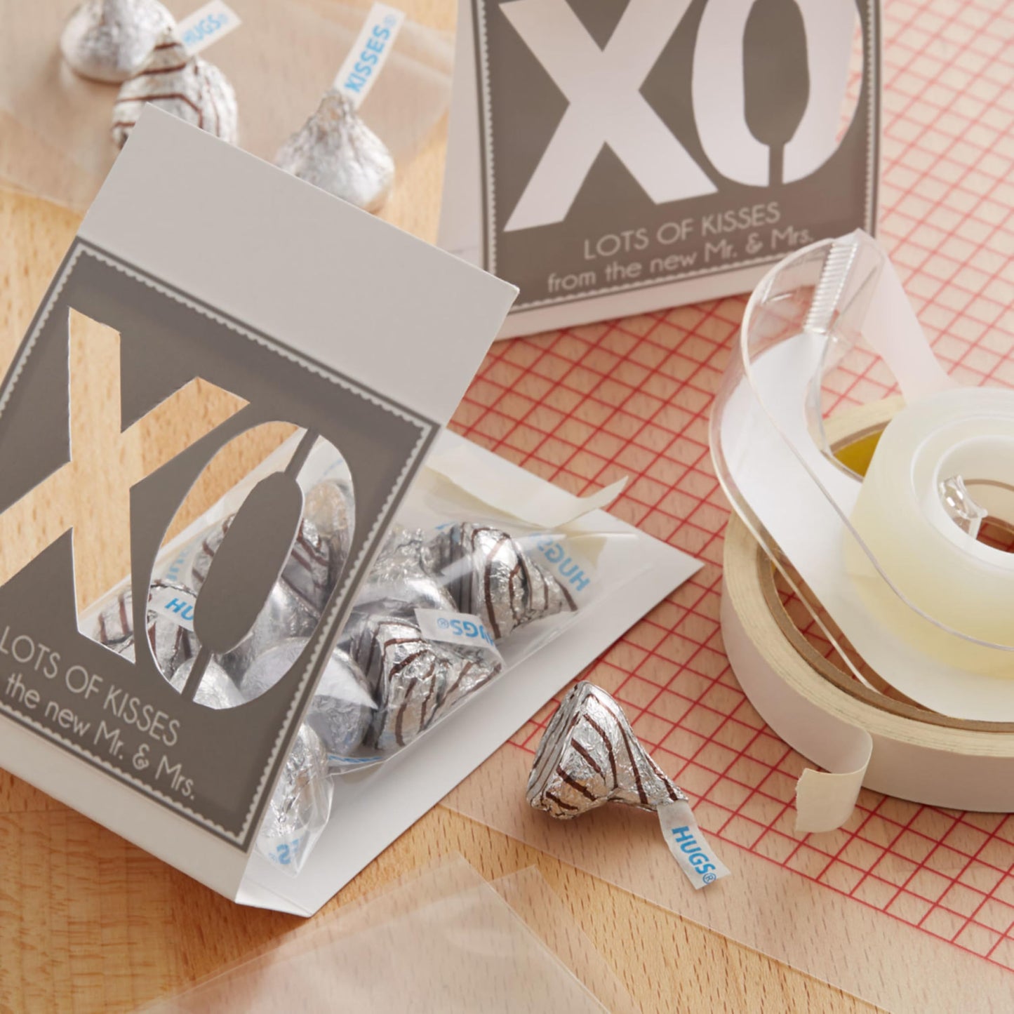 HERSHEY'S HUGS & KISSES Milk Chocolate and White Creme Candy Family Pack, 15.6 oz