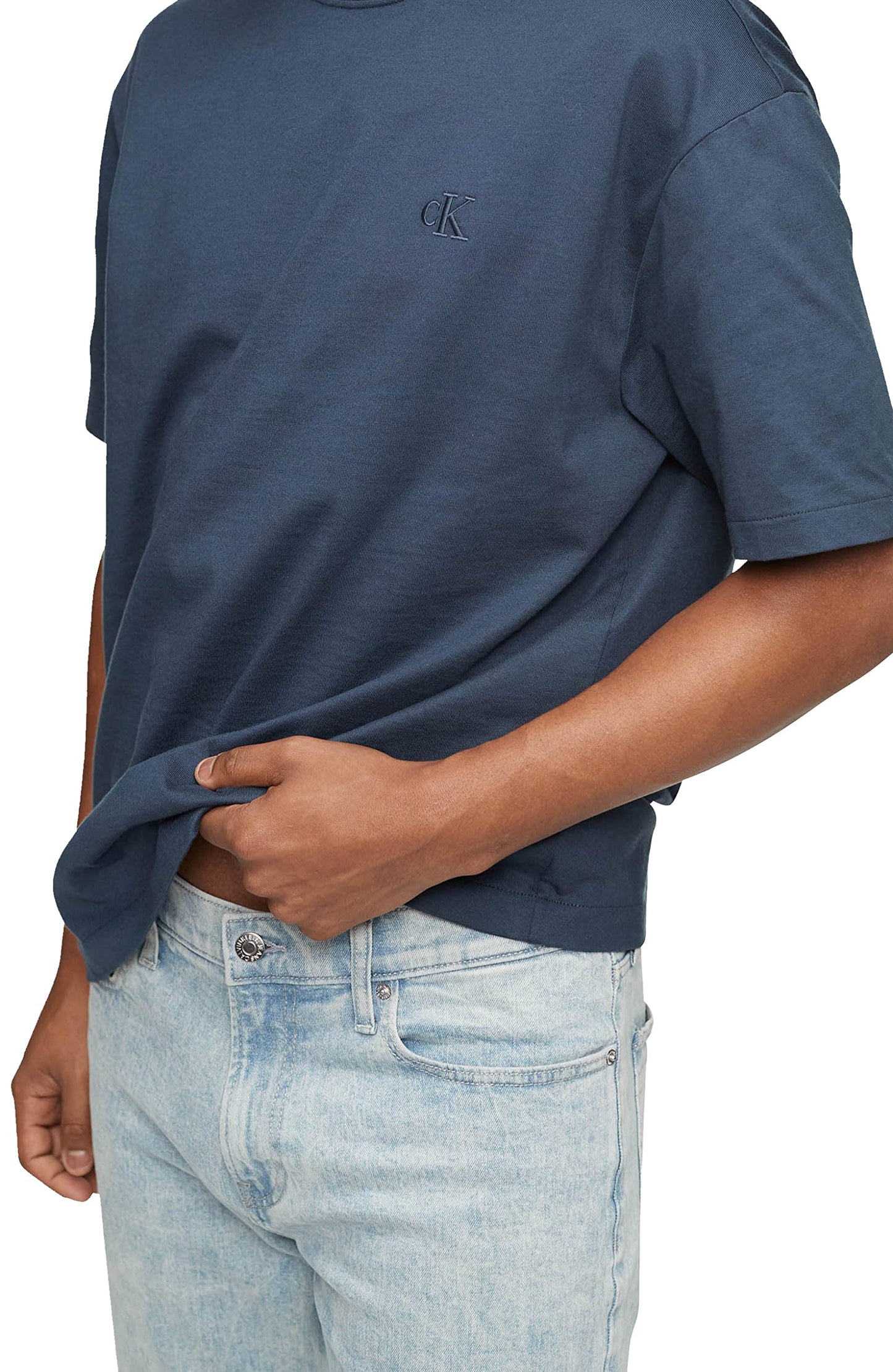 Calvin Klein Men's Relaxed Fit Monogram Logo Crewneck T-Shirt Ink