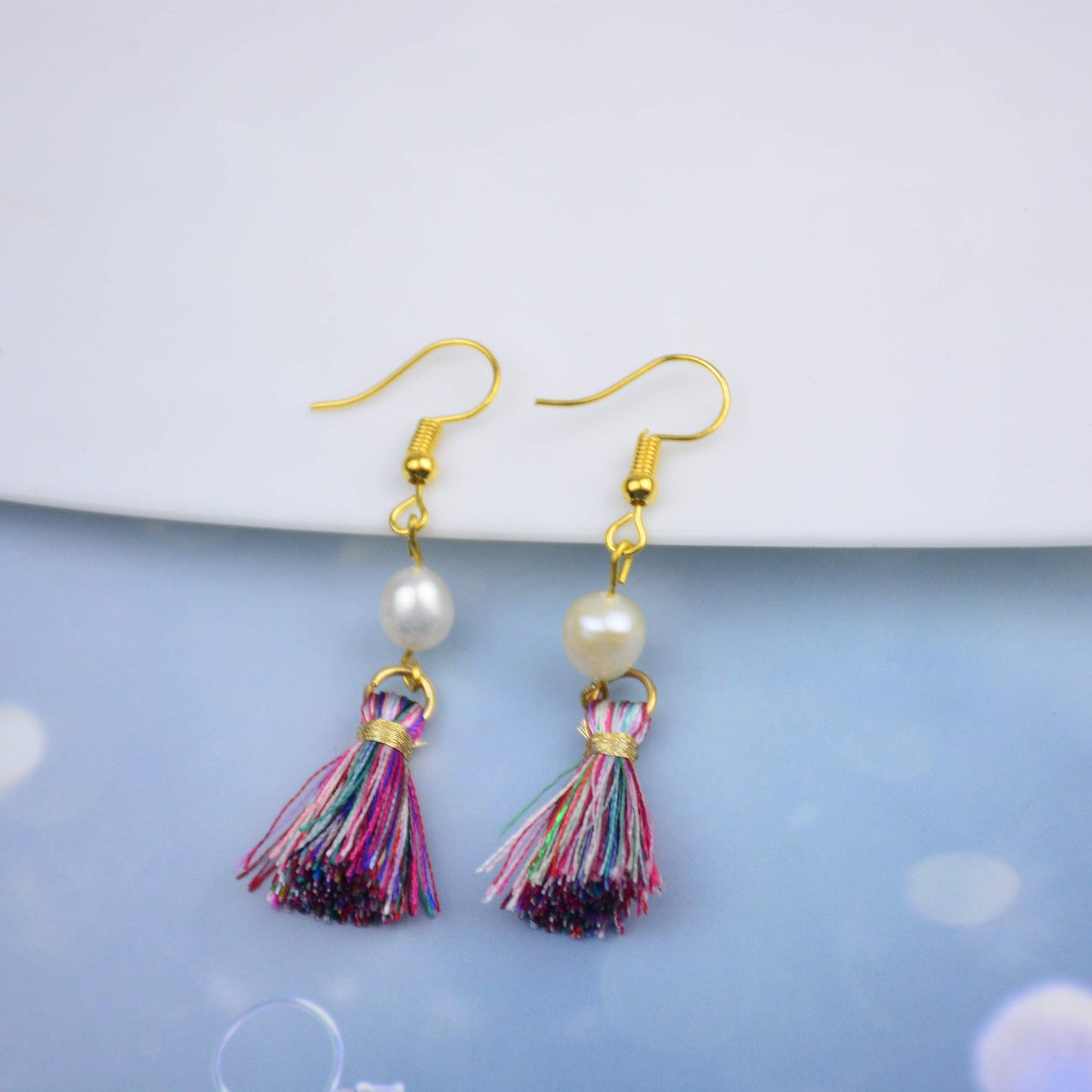 Aokbean 100 pcs Tassel Multi-Colors Mini Tiny Handmade Craft Tassels Charms with Golden Jump Ring for Earring Jewelry Necklace Making Accessories Other Arts DIY Supplies (Mixed)