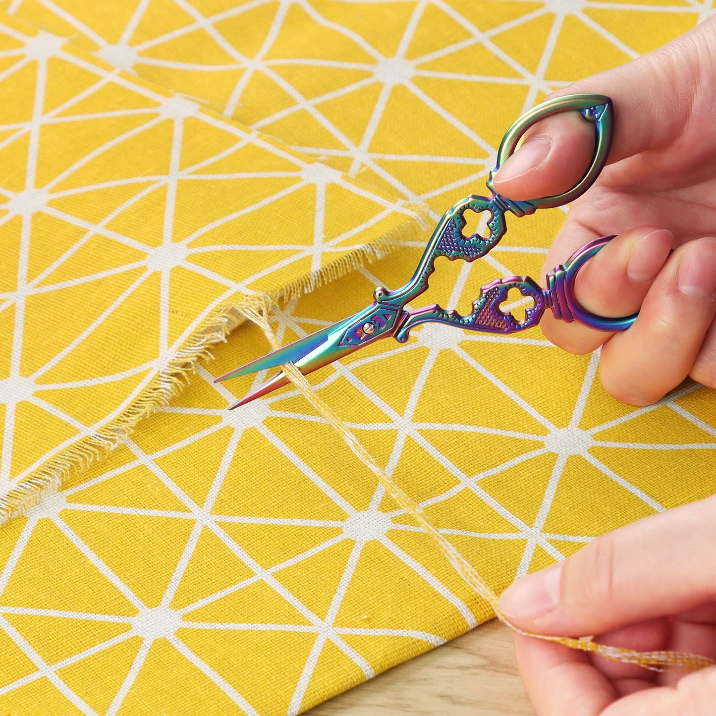 Asdirne Embroidery Scissors, Stainless Steel Sharp Tip Scissors, DIY Tools for Embroidery, Craft, Needle Work, Art Work & Everyday Use, 2 Pcs, 4.7"/5.3", Colourful