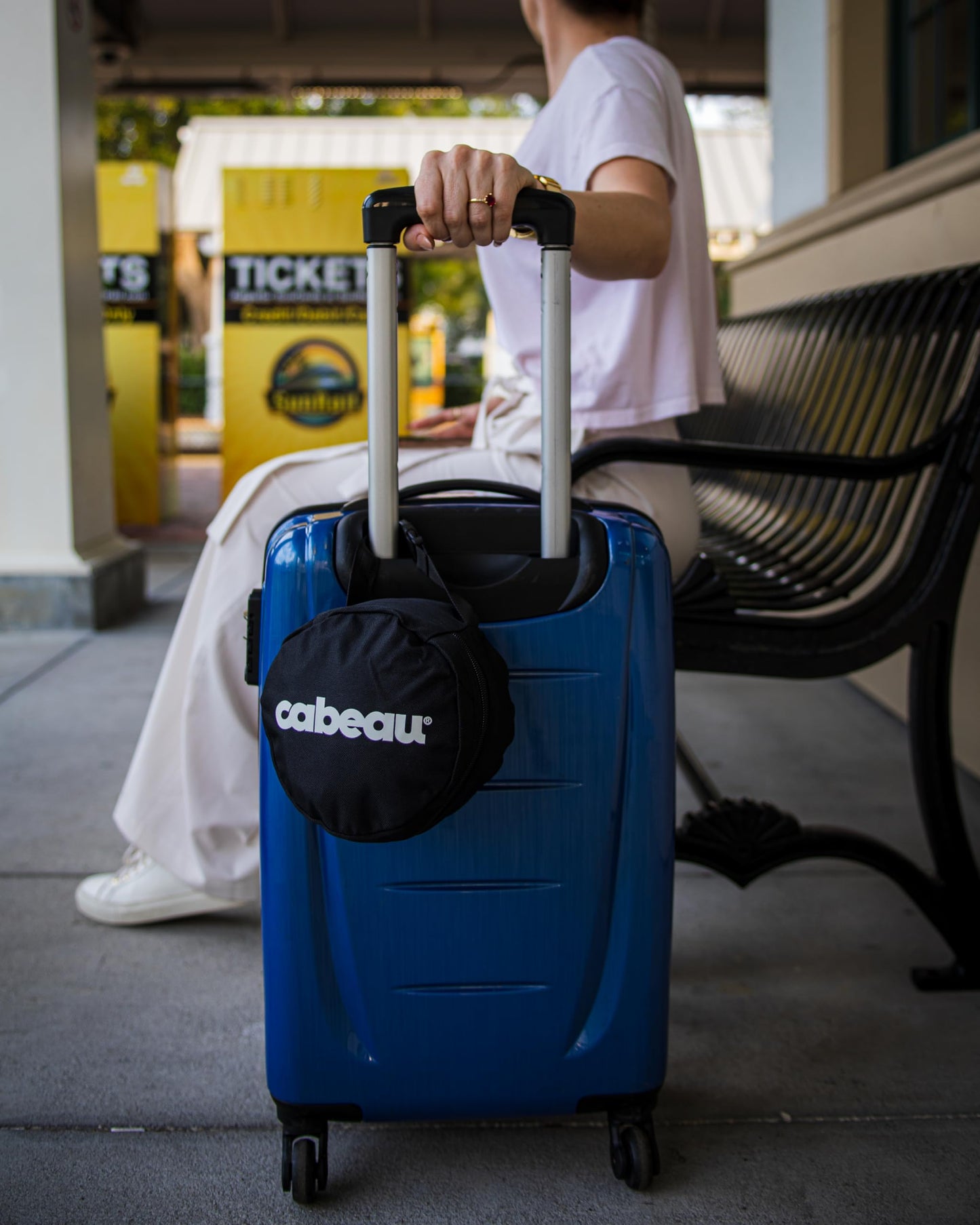 Cabeau Evolution Travel Neck Pillow Bag Compact Carrying Case, Compresses Pillow to Half its Original Size - Quick-Release Clasp Attaches to Luggage, Backpacks, and Purse