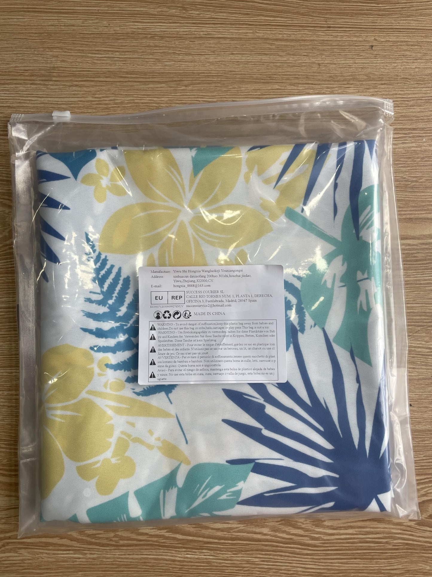 Arquiel Spring Summer Tablecloth 60×84 inch, Waterproof Blue Lemon Table Cloth Washable, Stain Resistant Cloth Table Cover for Party Picnic Dinner Decor (Lemon)