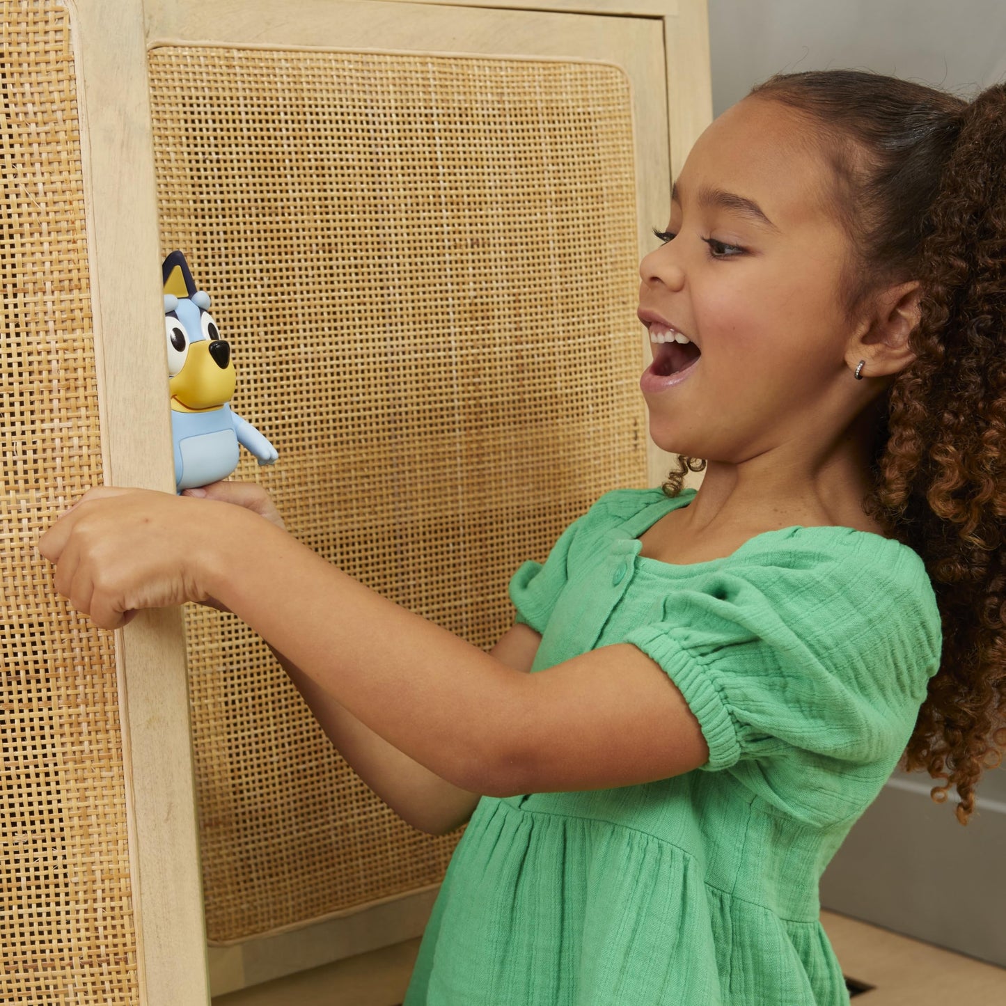 Bluey Hide & Seek Game, Hide The Figure and Press her Nose to Start The Built-in Timer, Talks and Giggles to Help Kids find her, When Found, Kids can Dance to Theme Song