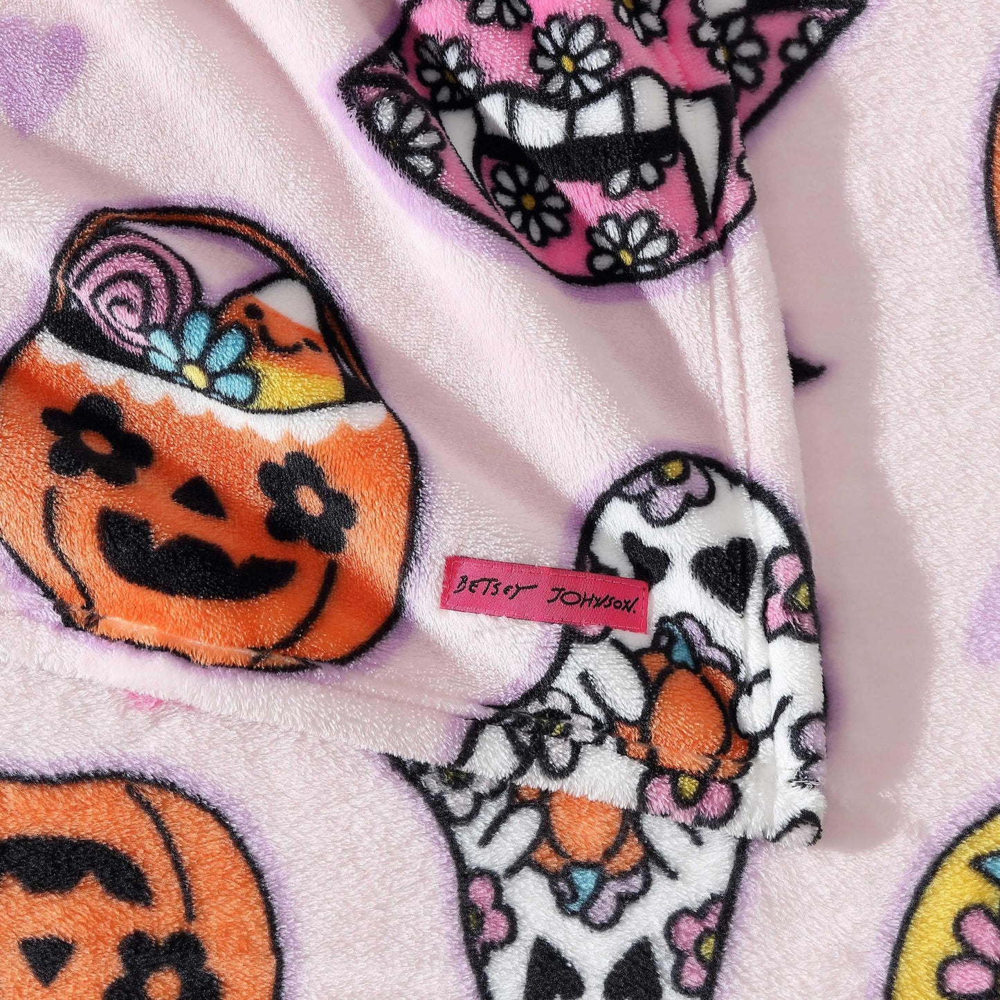 Betsey Johnson - Blanket, Buttery-Soft Throw Blanket for Couch or Bed, Boldly Plush & Oversized Bedding, Halloween Decor (Retro Halloween Pink, 50" x 70")