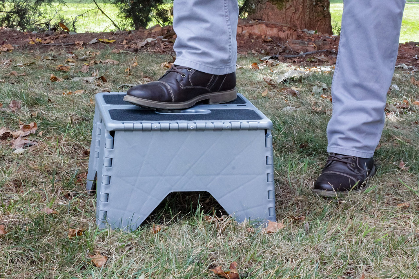 Camco 43635 Plastic Folding Step Stool with Non-Skid - Silver